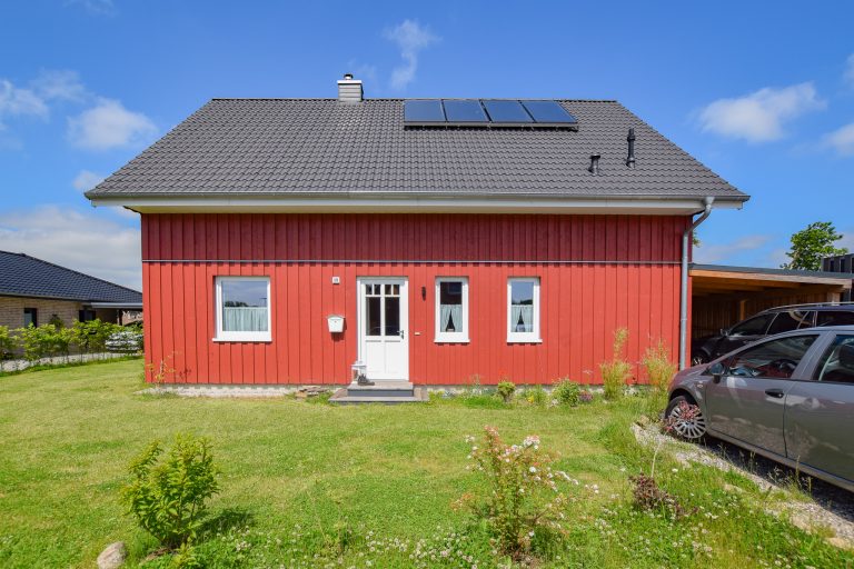 Holzhaus aus eigener Herstellung mit PV-Anlage 14