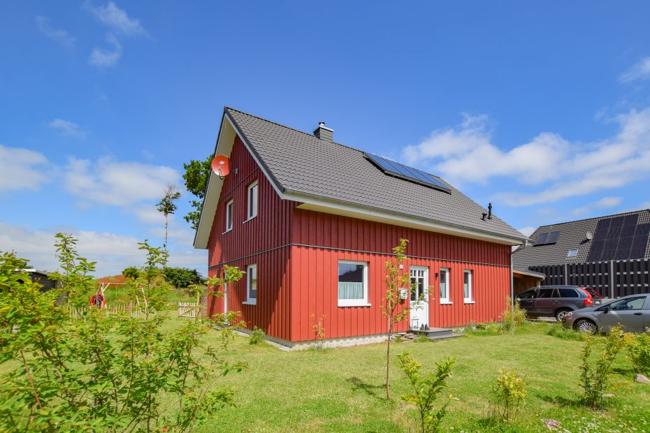 Holzhaus aus eigener Herstellung mit PV-Anlage 12