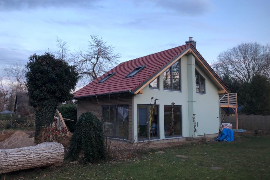 Holzhaus aus eigener Herstellung 7