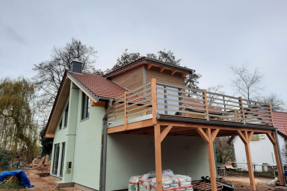 Holzhaus aus eigener Herstellung 2