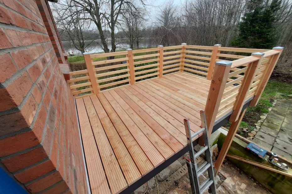 Vorgeständerter Balkon