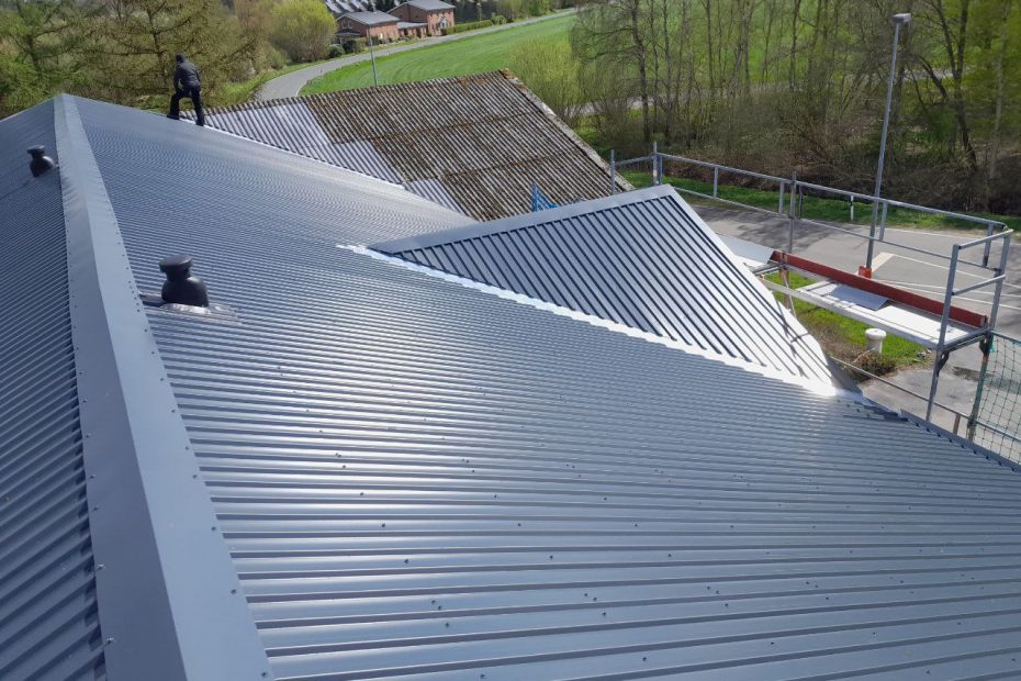 Austausch Asbestdach durch Blechdach 8