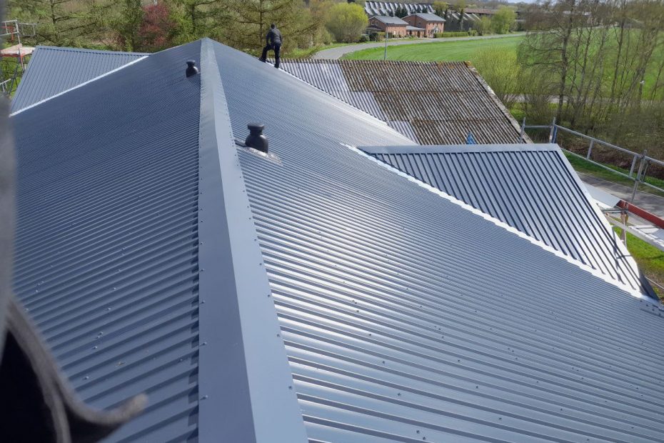 Austausch Asbestdach durch Blechdach 7